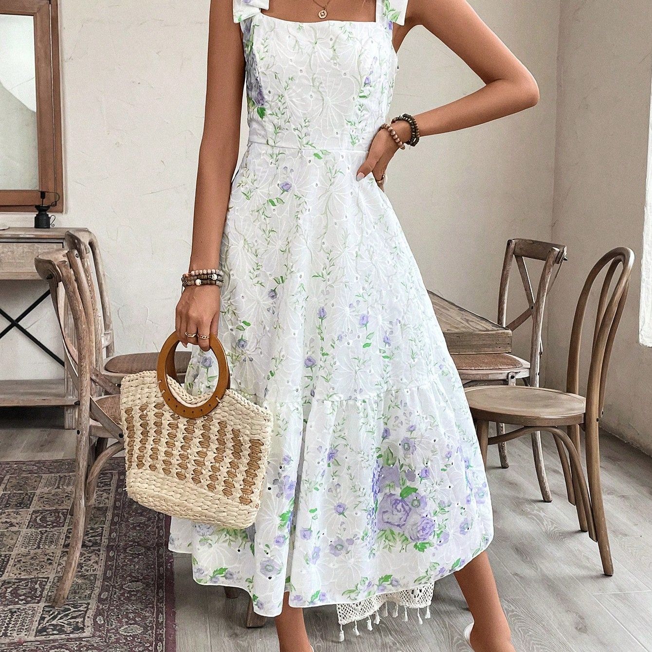 VCAY Sleeveless Floral Dress for Casual and Vacation Wear
