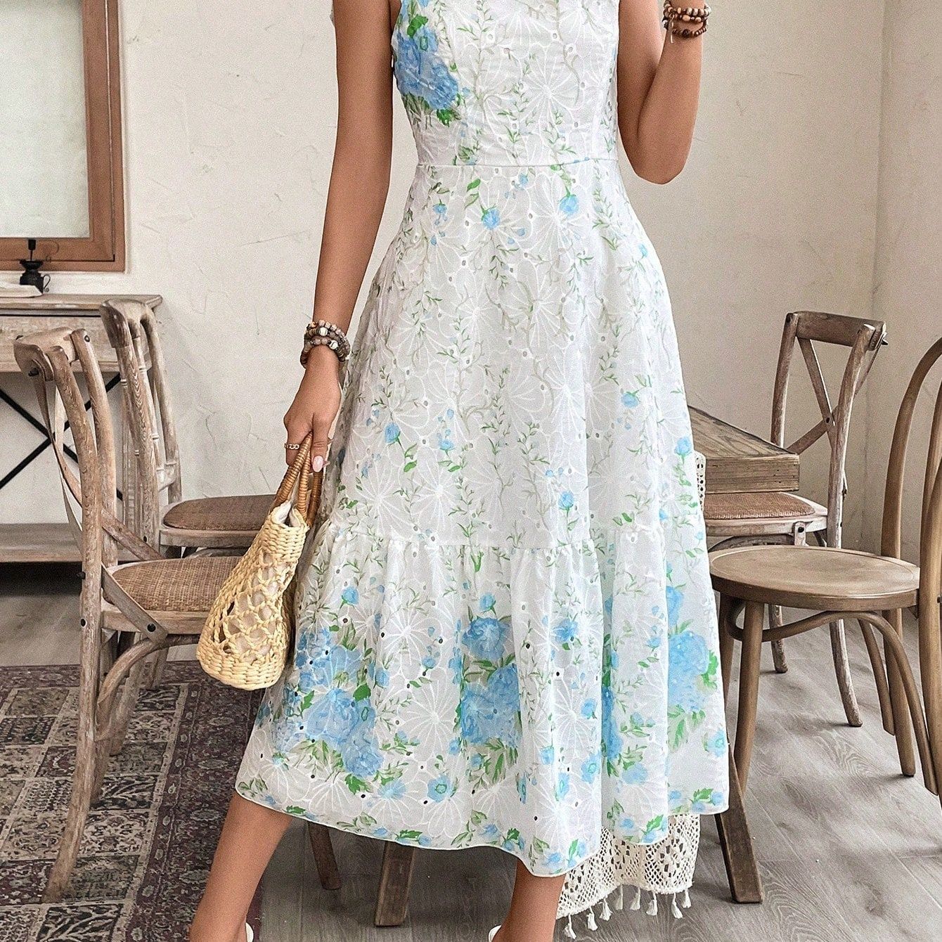 VCAY Sleeveless Floral Dress for Casual and Vacation Wear